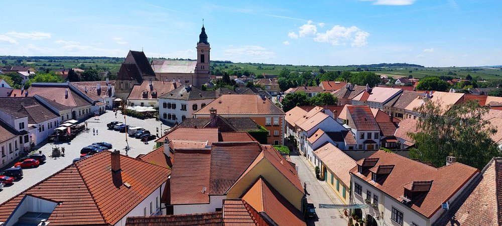 Rust z veže kostola sv. Trojice