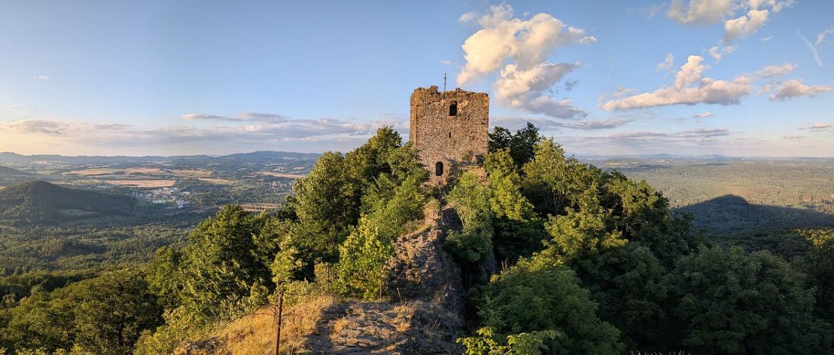 Ralsko (696&nbsp;m)