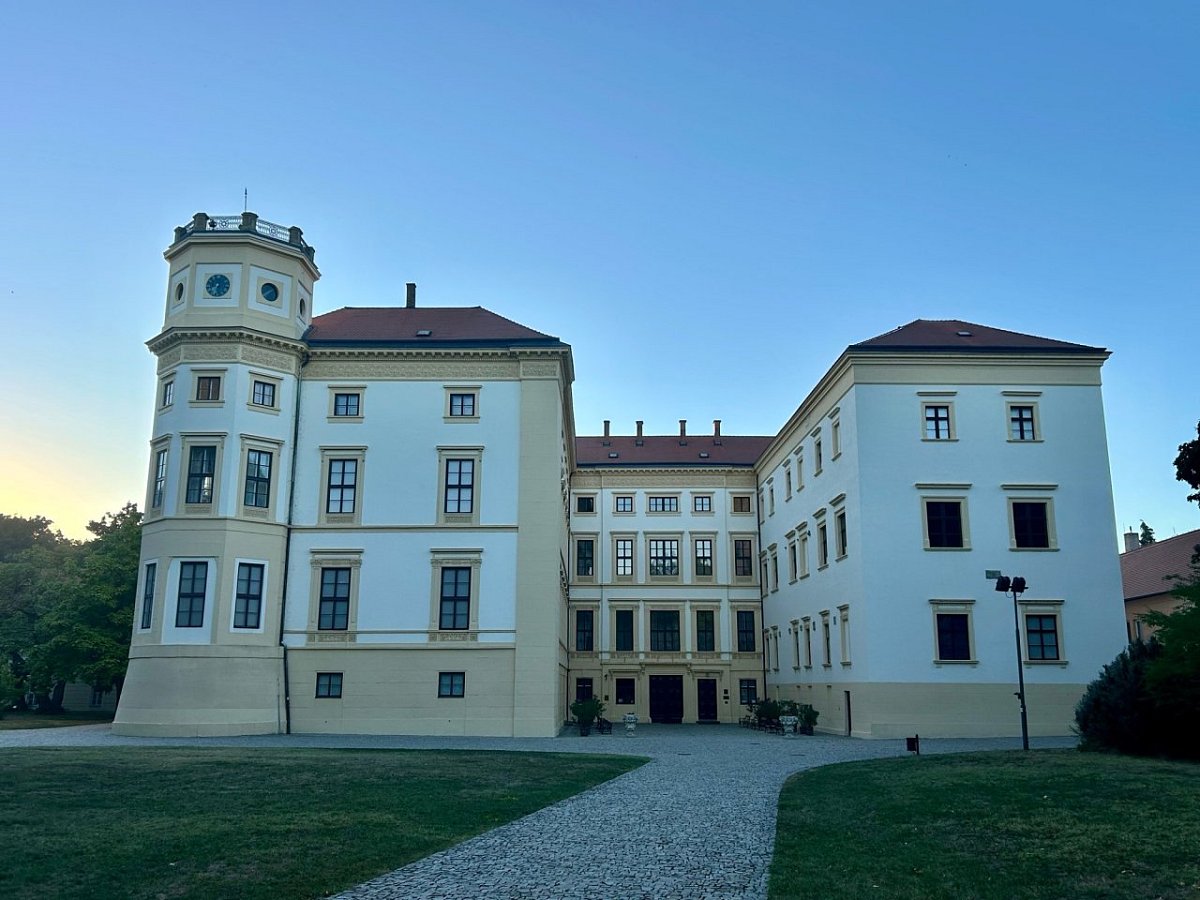 Strážnice - zámek (175&nbsp;m)