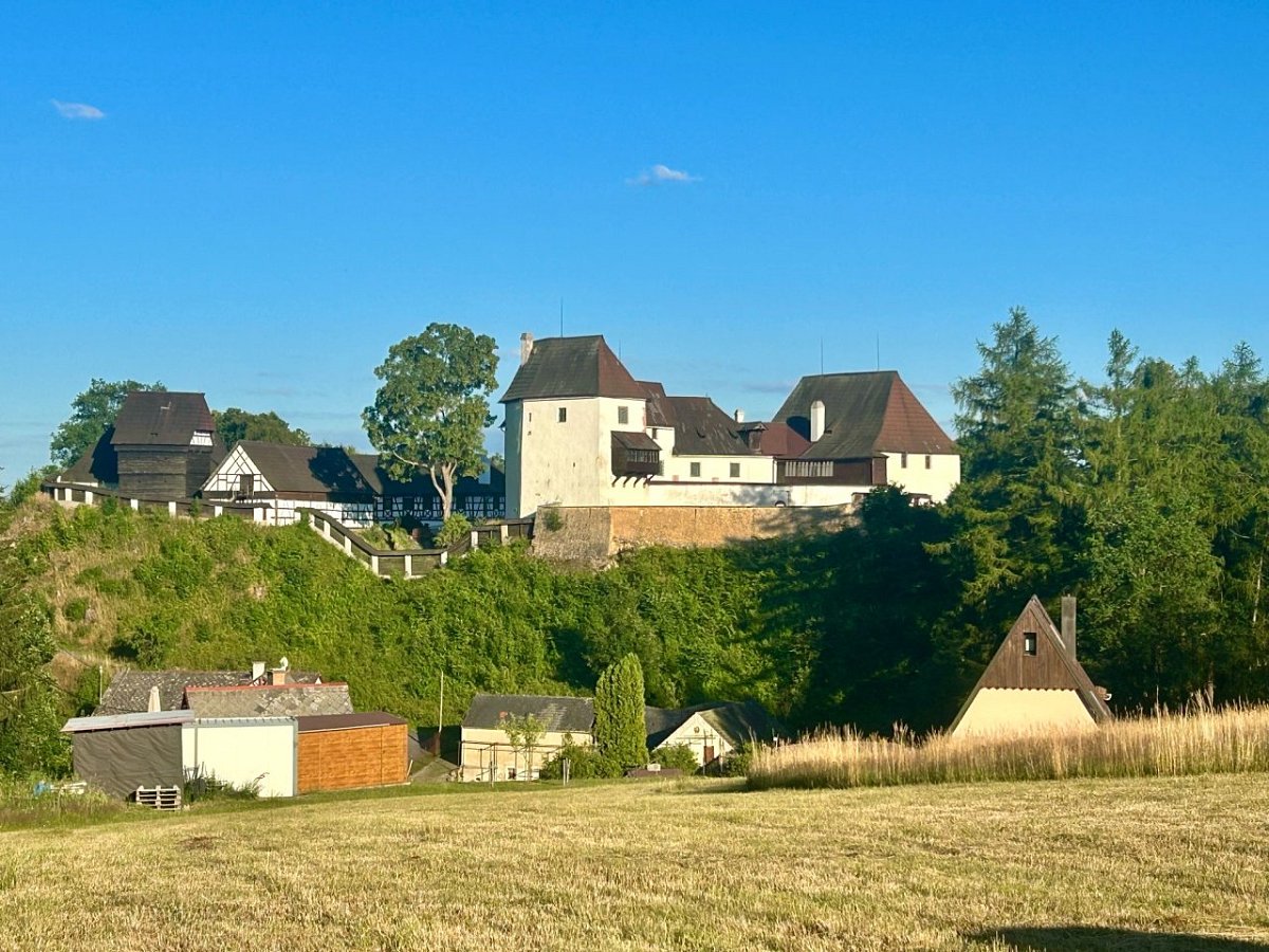 Ostroh (Seeberg) - hrad (512&nbsp;m)