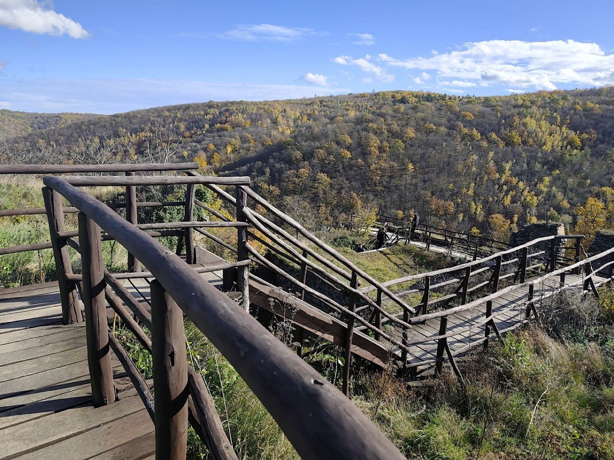 Nový Hrádek - hrad (370&nbsp;m)