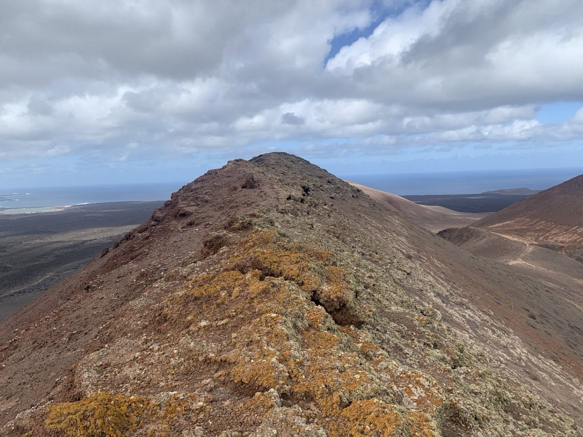 Montaña de dos Picos (256 m)