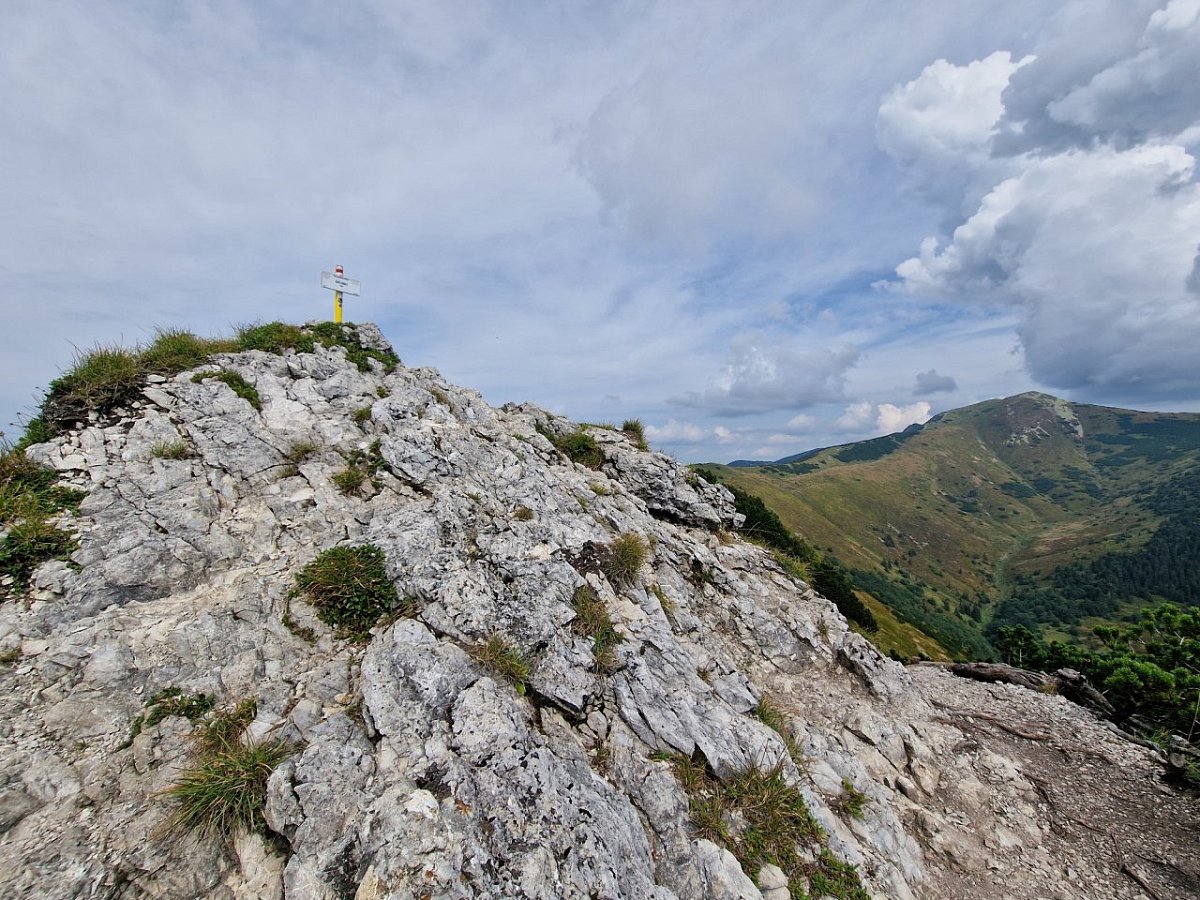 Biele skaly (1448 m)