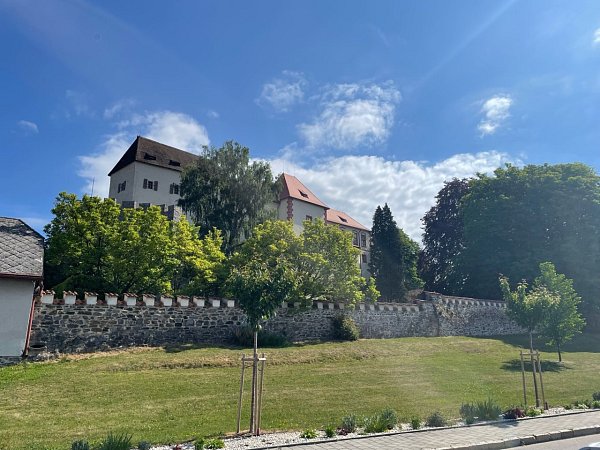 Kámen