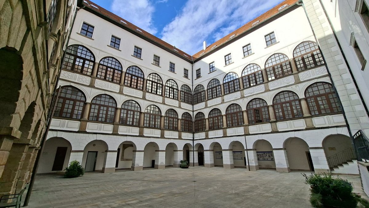 Uherský ostroh - zámek (180&nbsp;m)