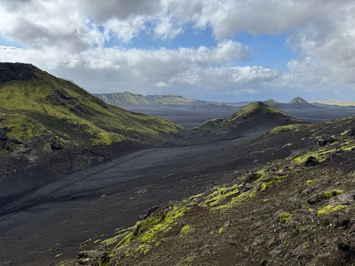 Útigönguhöfðar (688 m)