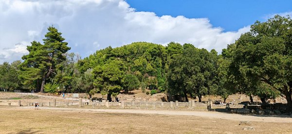 Κρόνιος λόφος
