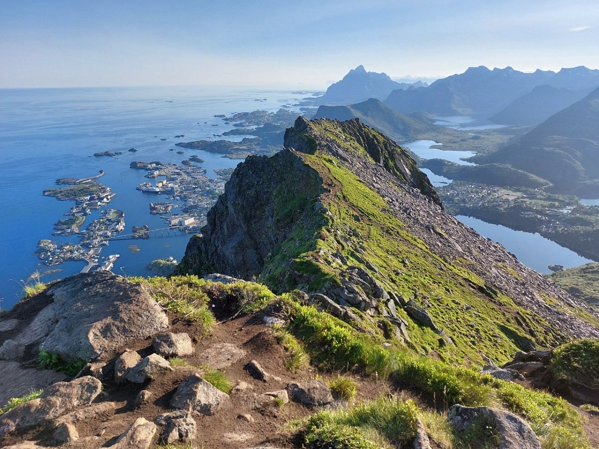 Fløya (590 m)